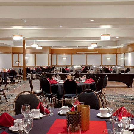 Days Inn & Conference Centre By Wyndham プリンス・アルバート エクステリア 写真