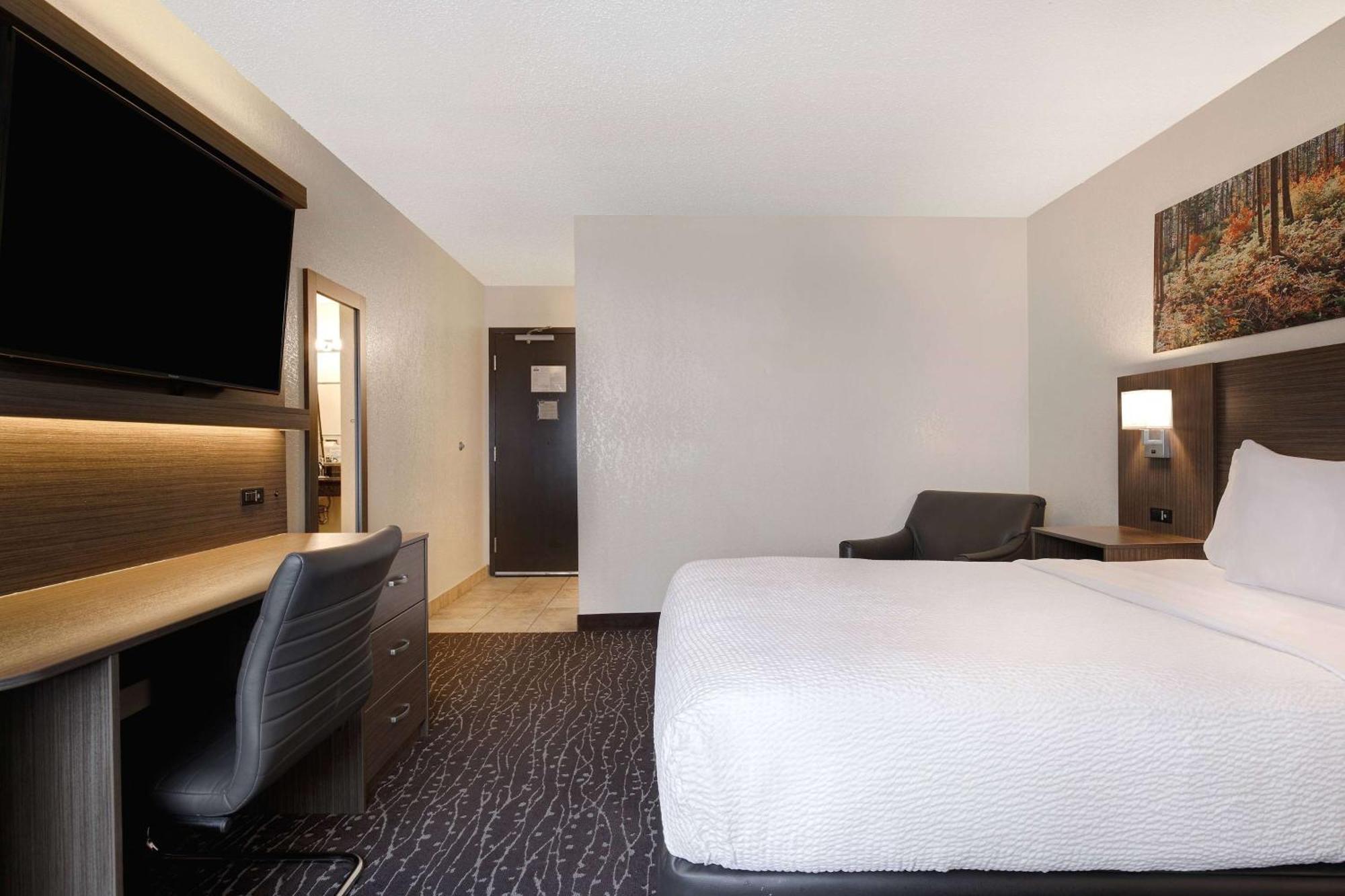 Days Inn & Conference Centre By Wyndham プリンス・アルバート エクステリア 写真