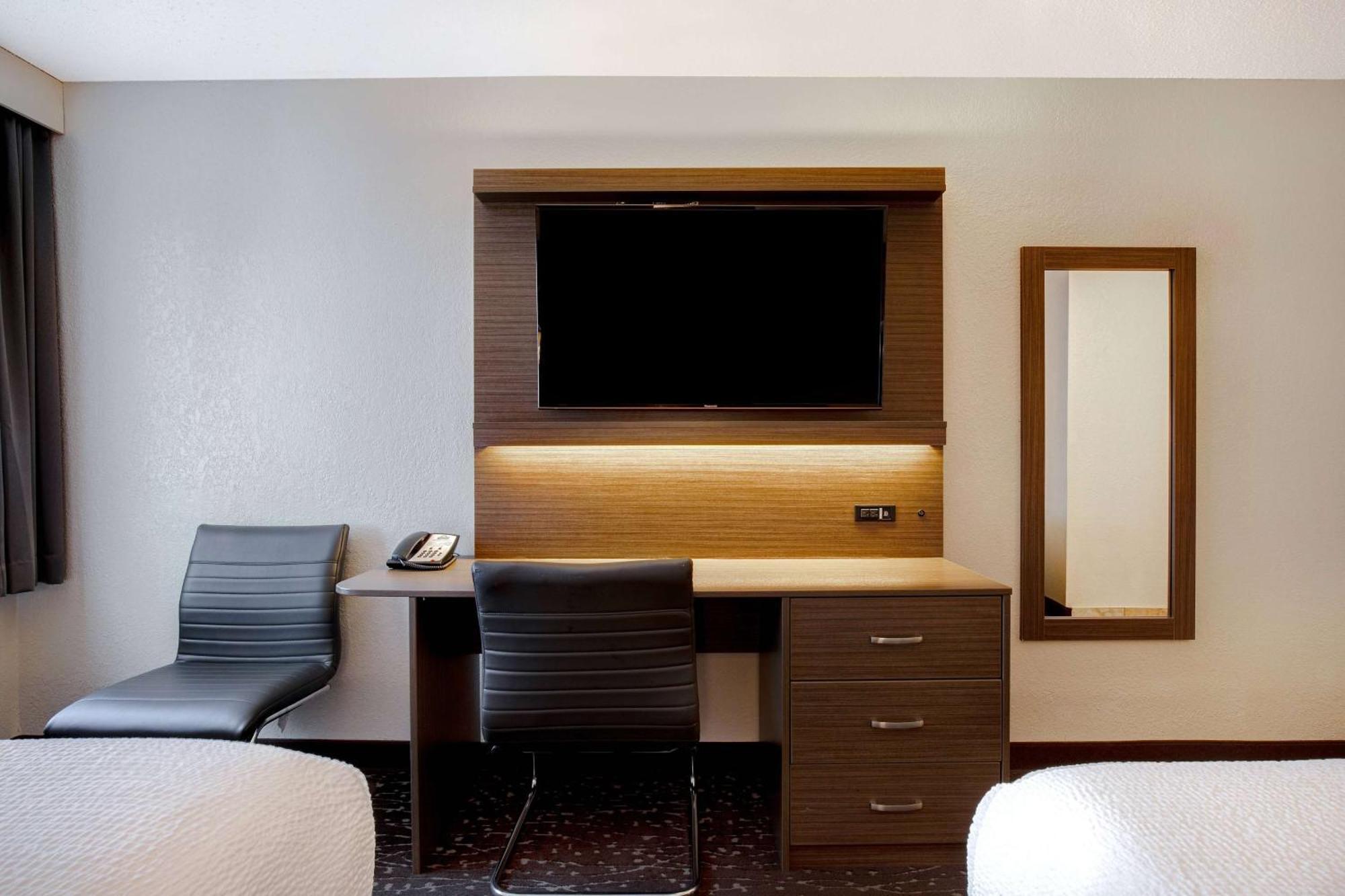 Days Inn & Conference Centre By Wyndham プリンス・アルバート エクステリア 写真