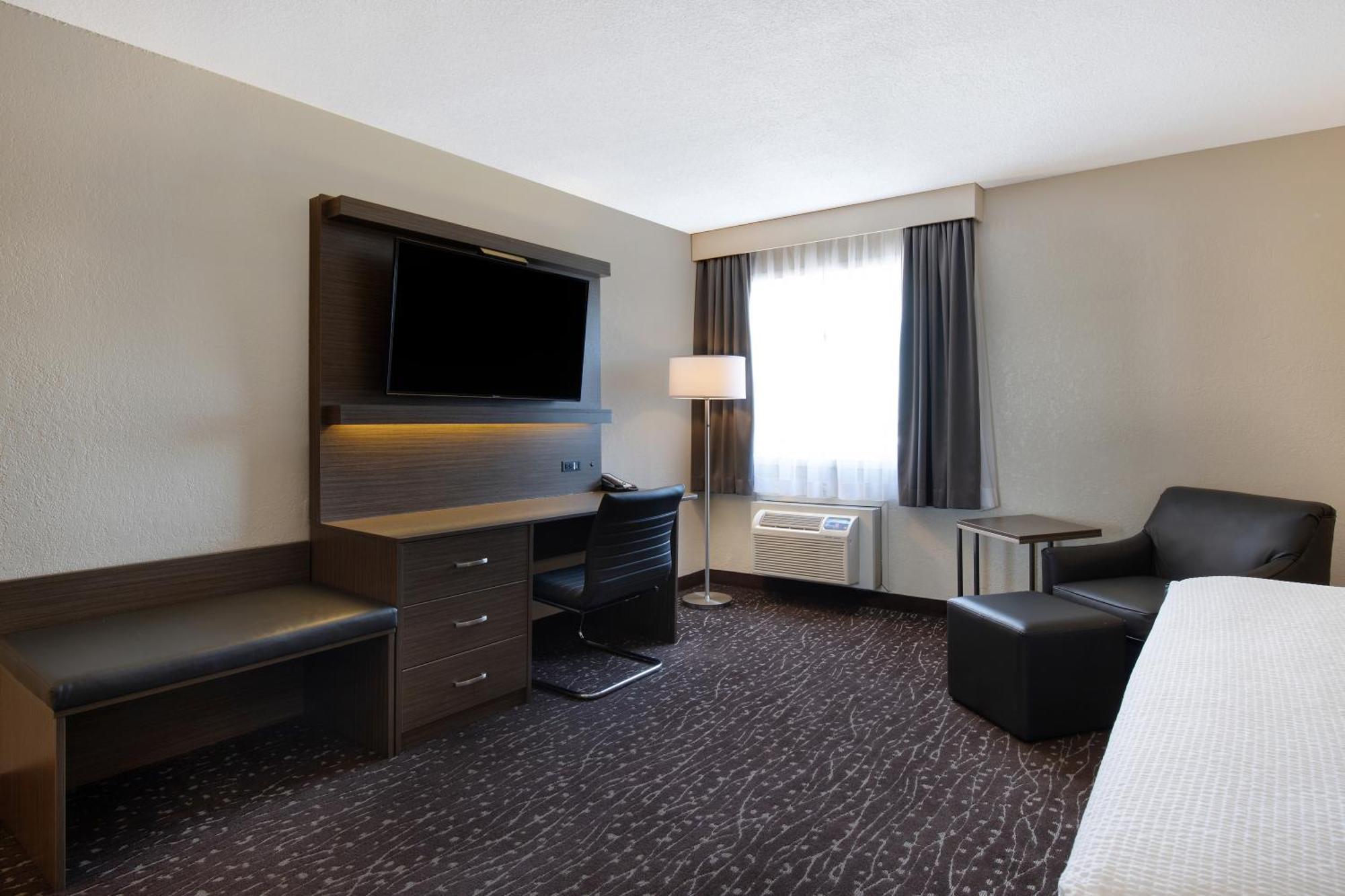 Days Inn & Conference Centre By Wyndham プリンス・アルバート エクステリア 写真