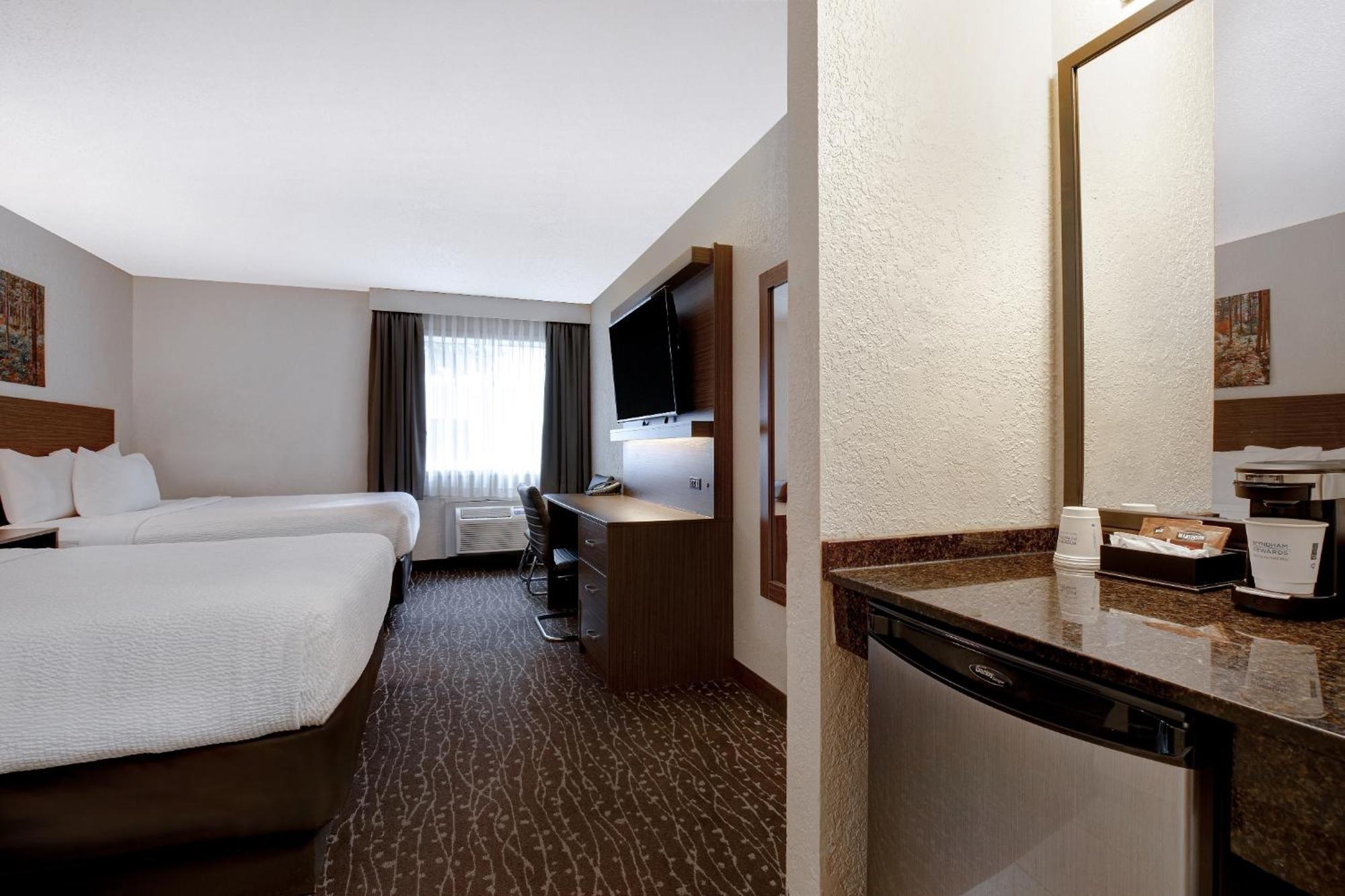 Days Inn & Conference Centre By Wyndham プリンス・アルバート エクステリア 写真